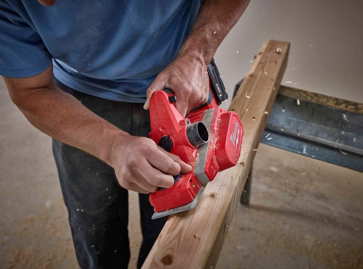 planing wood corner image