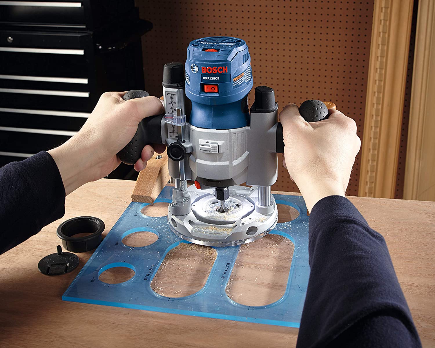 carving wood with bosch wood router