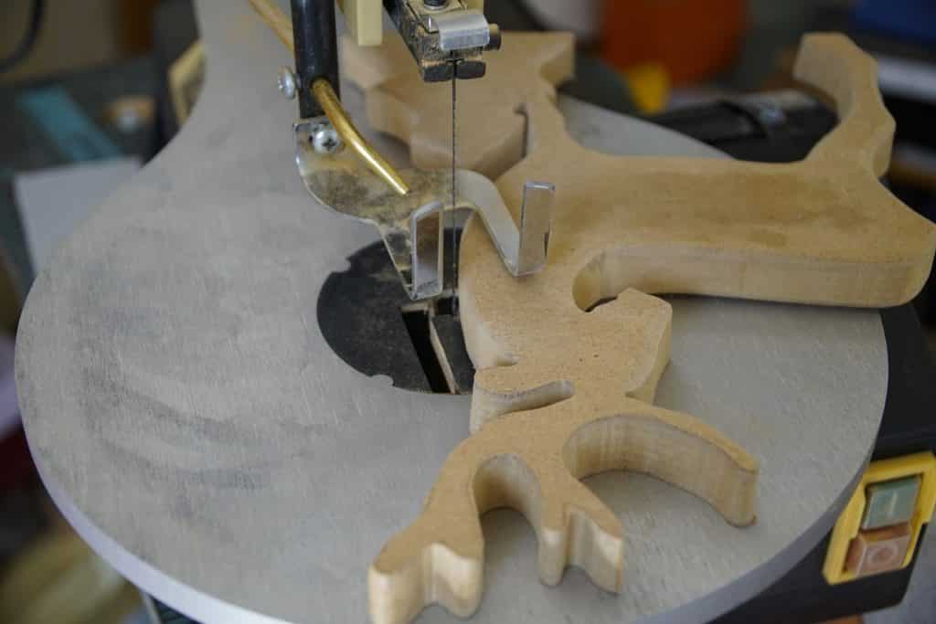 how to use scroll saw featured image