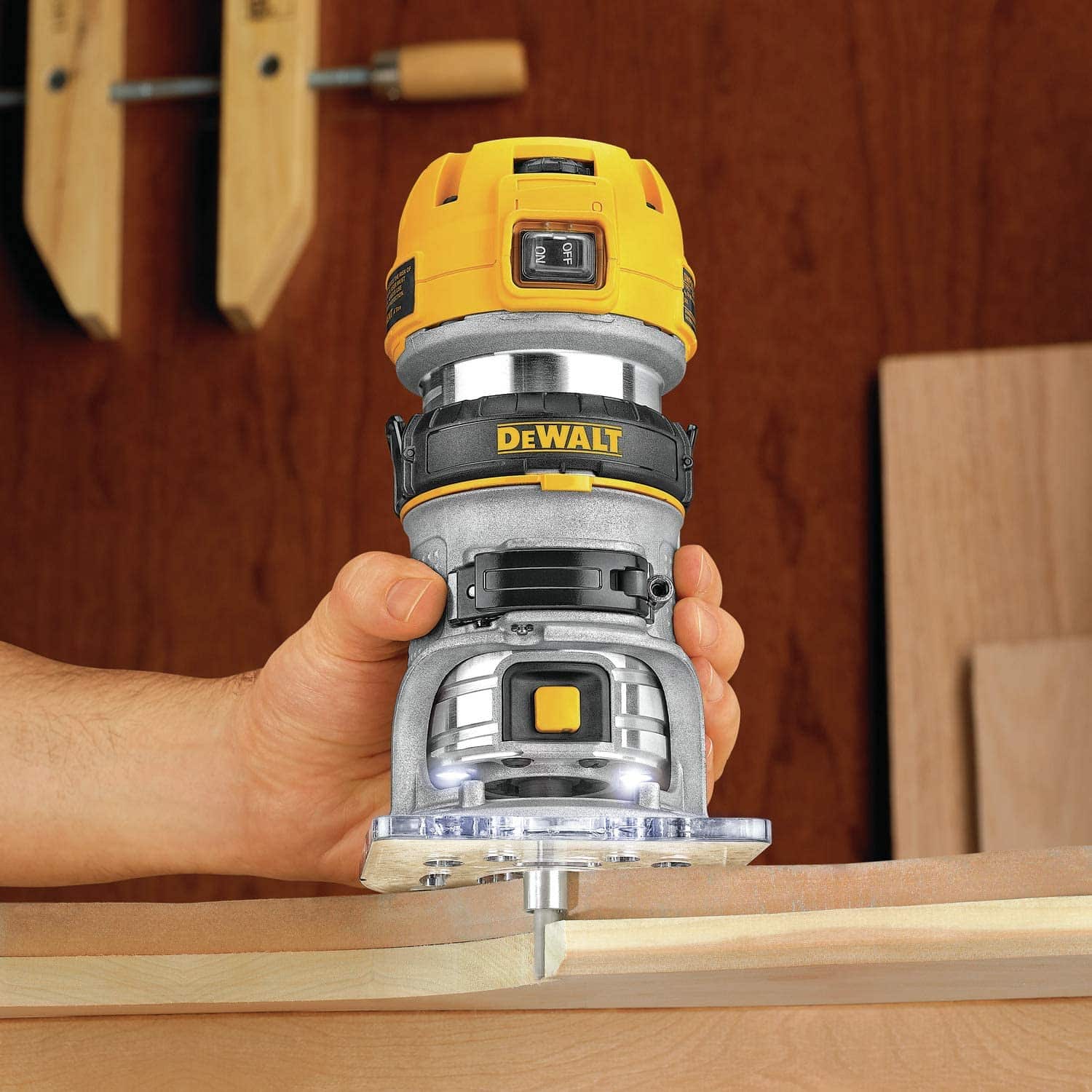 shaping wood with dewalt router